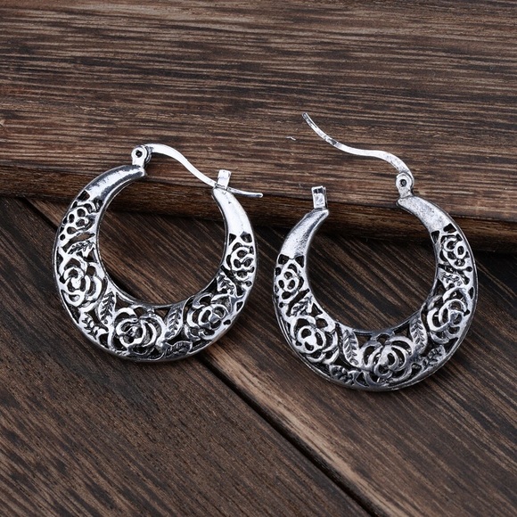Silver Filigree Boho 3D Lever Top Hoop Earrings - Picture 3 of 9